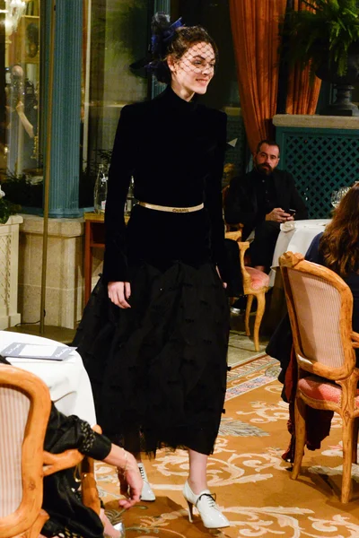 Look 77